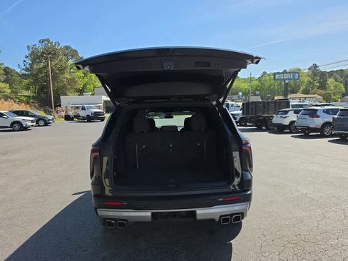 Used 2025 Chevrolet Traverse LT w/ Driver Confidence Package FWD image 31