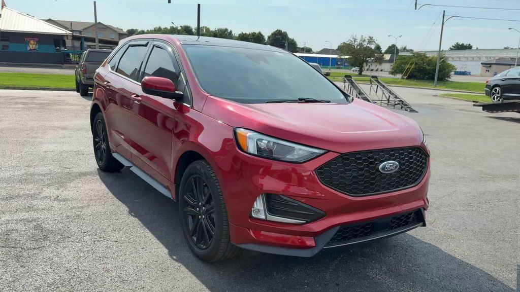 Used 2022 Ford Edge ST-Line w/ Class II Trailer Tow Package AWD/4WD image 9