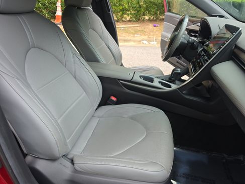 Used 2021 Toyota Avalon Limited w/ Advanced Safety Package FWD image 10
