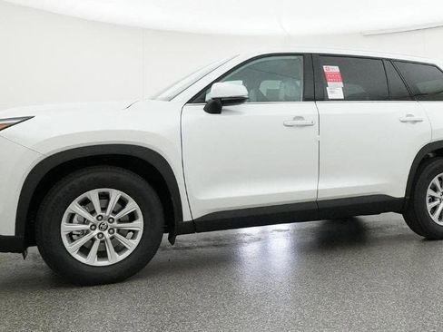 New 2026 Toyota Grand Highlander XLE image 18