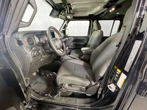 Used 2024 Jeep Wrangler Unlimited Rubicon w/ Convenience Group image 20