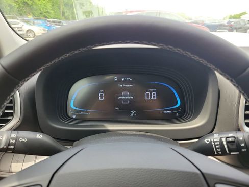 Used 2025 Hyundai Venue SEL image 19