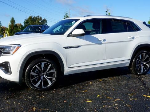 New 2026 Volkswagen Atlas Cross Sport SEL Premium R-Line image 2