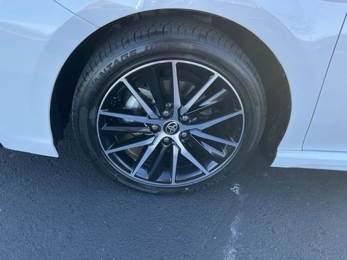Used 2024 Toyota Camry SE image 10