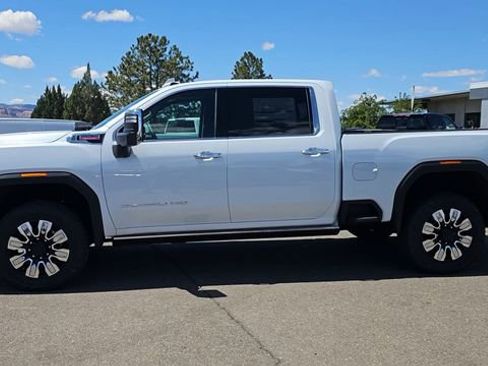 New 2026 GMC Sierra 2500 Denali w/ Denali Reserve Package AWD/4WD image 5