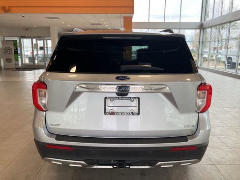 Used 2020 Ford Explorer XLT w/ Equipment Group 202A image 6