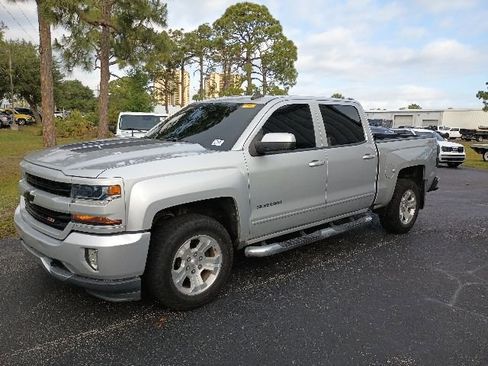 Used 2018 Chevrolet Silverado 1500 LT w/ All Star Edition AWD/4WD image 2