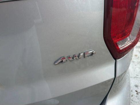 Used 2016 Ford Explorer XLT AWD/4WD image 32