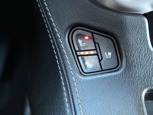 Used 2018 GMC Yukon XL SLT image 31