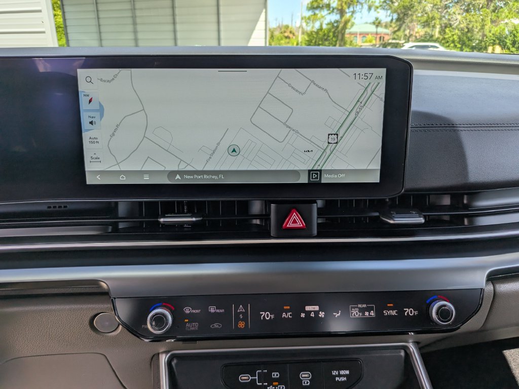 Certified 2026 Kia Carnival FWD image 22