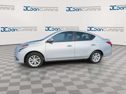 Used 2018 Nissan Versa SV w/ SV Special Edition Package FWD image 5