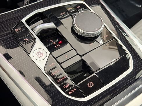 New 2026 BMW X5 xDrive40i w/ M Sport Package image 16