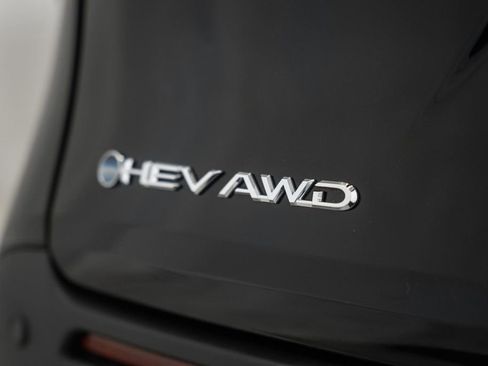 Used 2025 Toyota Sienna XLE image 9