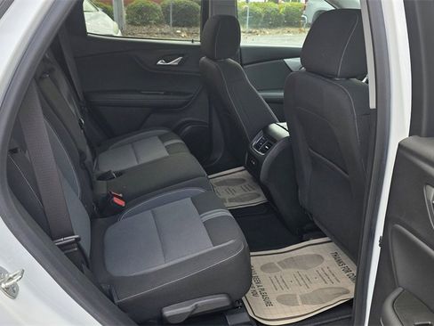 Used 2024 Chevrolet Blazer LT image 7