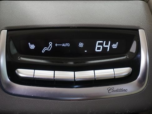 Used 2020 Cadillac XT6 Premium Luxury FWD image 41