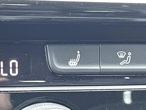 Used 2019 Volkswagen Golf R 4-Door AWD/4WD image 33