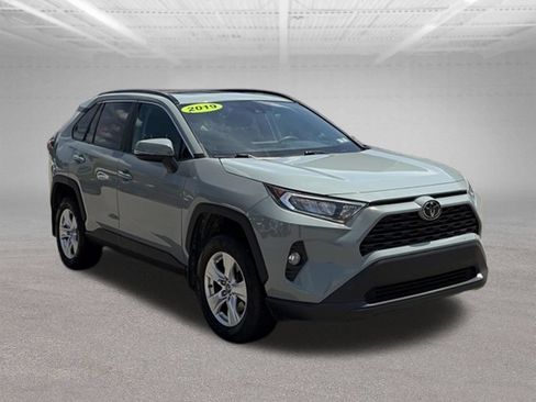 Used 2019 Toyota RAV4 XLE w/ Convenience Package AWD/4WD image 8