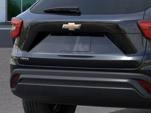 New 2026 Chevrolet Trax LS FWD image 25