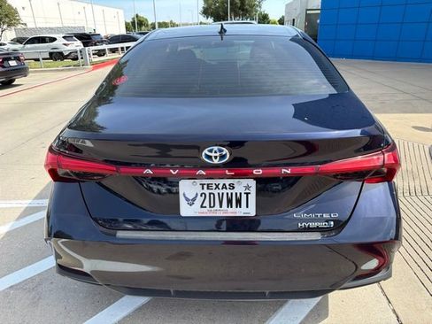 Used 2021 Toyota Avalon Limited FWD image 6