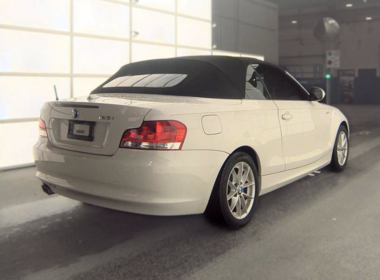 Used 2011 BMW 128i Convertible RWD image 4