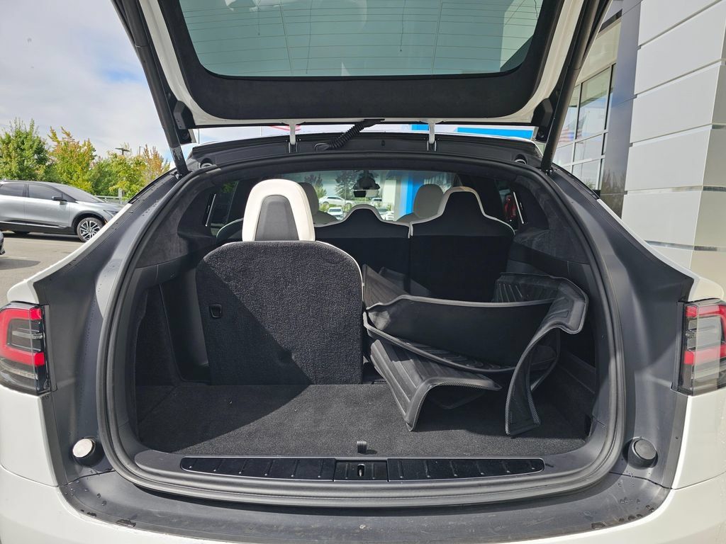 Used 2024 Tesla Model X AWD/4WD image 18
