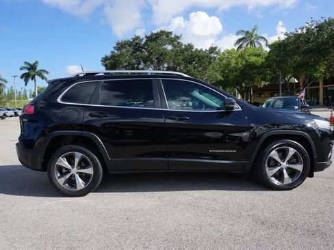 Used 2019 Jeep Cherokee Limited FWD image 23