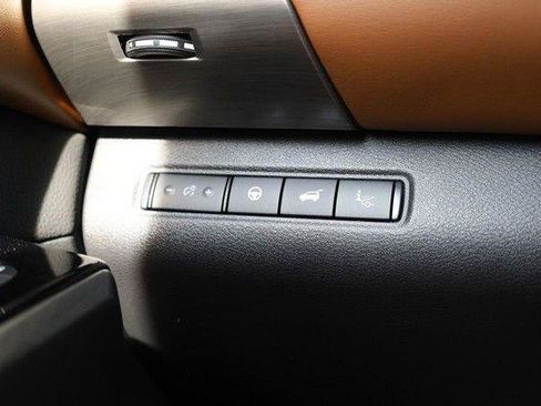 Used 2025 Nissan Pathfinder Platinum AWD/4WD image 24