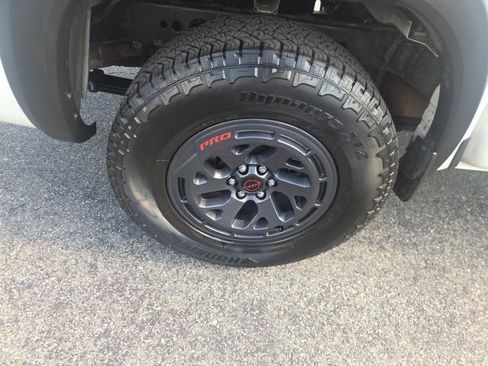 Used 2026 Nissan Frontier PRO-4X AWD/4WD image 13