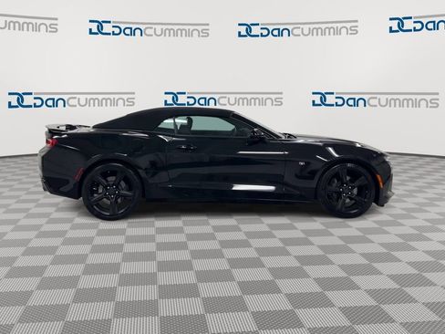 Used 2018 Chevrolet Camaro SS RWD image 9