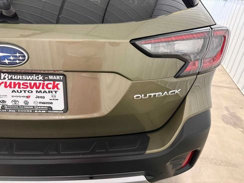 Certified 2022 Subaru Outback Limited AWD/4WD image 18