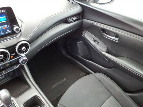 Used 2024 Nissan Sentra SV FWD image 33