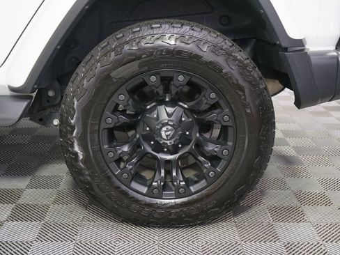 Used 2019 Jeep Wrangler Unlimited Sahara AWD/4WD image 20