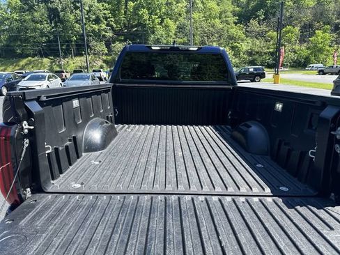 Used 2023 Toyota Tundra Limited w/ Power Package AWD/4WD image 22