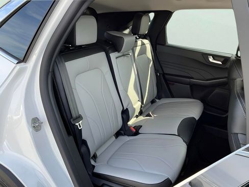 New 2026 Ford Escape SE w/ PHEV Premium Package FWD image 16
