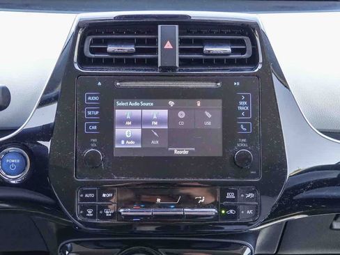 Used 2019 Toyota Prius LE image 11