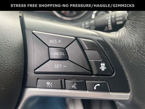 Used 2018 Nissan Rogue SV w/ Premium Package image 24