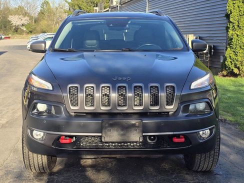 Used 2016 Jeep Cherokee Trailhawk w/ Leather Interior Group AWD/4WD image 9