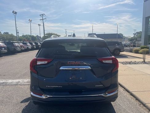 Used 2024 GMC Terrain Denali w/ Denali Premium Package AWD/4WD image 5