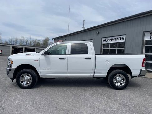Used 2021 RAM 2500 Tradesman w/ Chrome Appearance Group AWD/4WD image 4
