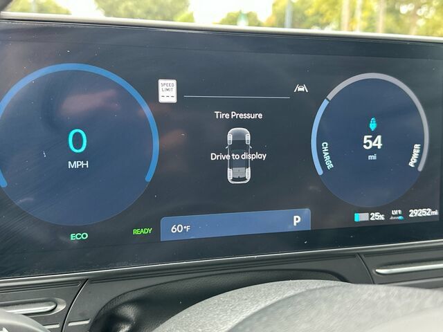 Used 2024 Hyundai Kona SEL FWD image 31