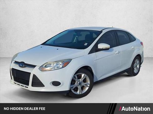 Used 2013 Ford Focus SE FWD image 1