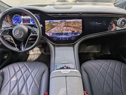Used 2022 Mercedes-Benz EQS 580 580 image 17