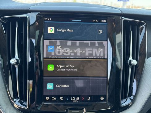 Certified 2025 Volvo XC60 B5 Plus AWD/4WD image 17