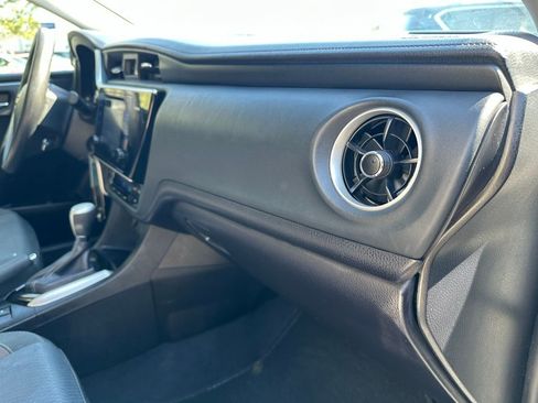 Used 2017 Toyota Corolla LE image 39