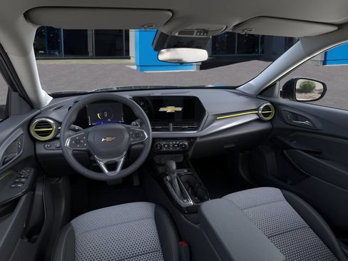 New 2026 Chevrolet Trax LT w/ LT Convenience Package FWD image 15