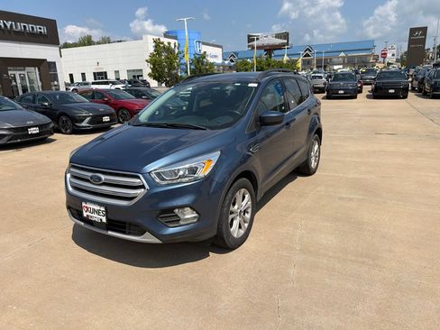 Used 2018 Ford Escape SEL w/ Ford Safe & Smart Package AWD/4WD image 4