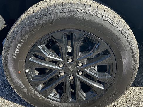 New 2025 Ford F150 Lariat w/ Equipment Group 501A Mid image 8