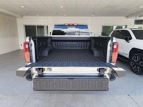Certified 2025 GMC Sierra 2500 Denali w/ Denali Reserve Package AWD/4WD image 26