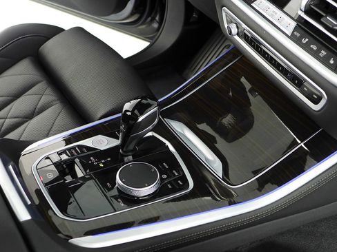 Certified 2023 BMW X5 sDrive40i w/ Climate Comfort Package image 15