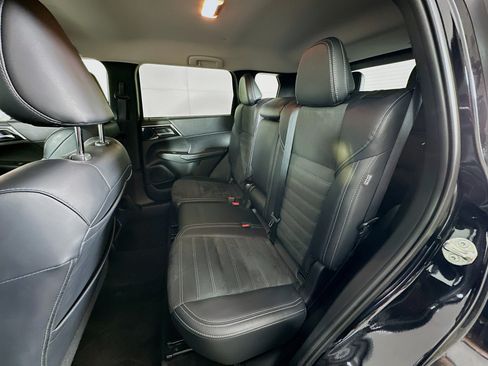 Used 2024 Mitsubishi Outlander SE AWD/4WD image 27